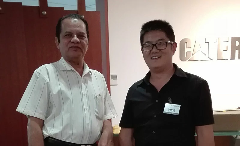 Professional And Dedicated Team-Thailand Project-Meeting Caterpillar Singapore 800x489 This is a picture of EMAC talking to clients in the past.