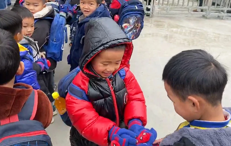 Winter Solstice Charity picture 10 size 800x504 This is a picture of the winter Solstice team out.